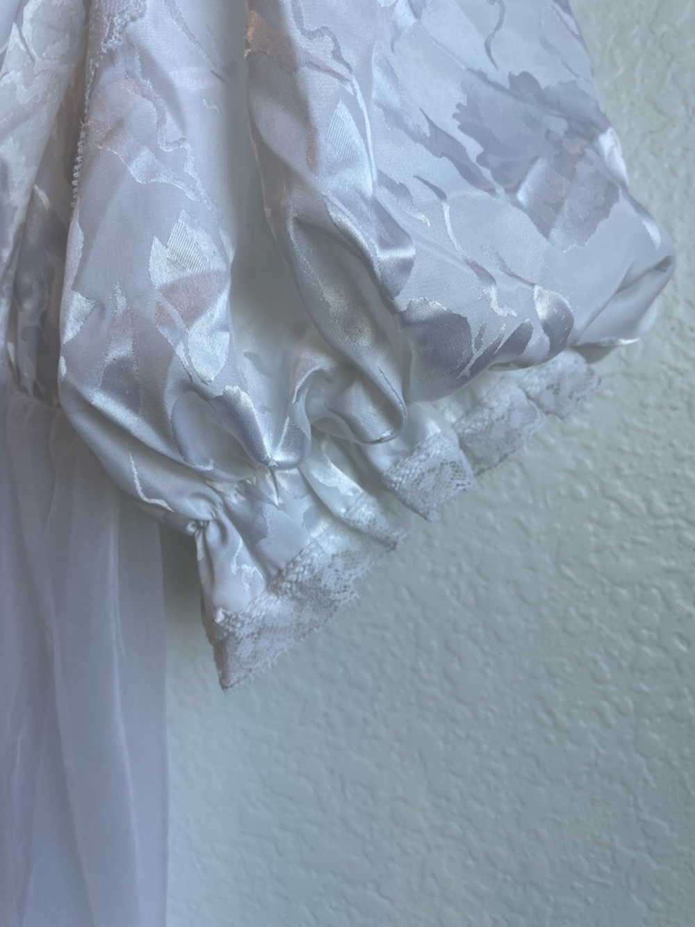 Val Mode Lingerie White Lace-Trim Peignoir • Large - Picture 8 of 14